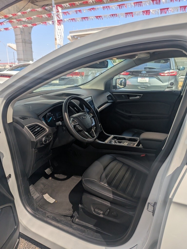 2024 Ford Edge SEL photo 4