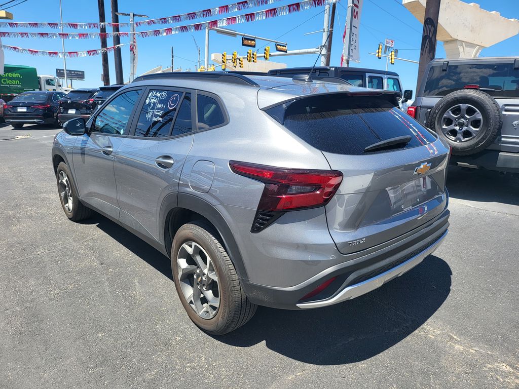 Thumbnail: 2025 Chevrolet Trax - 11