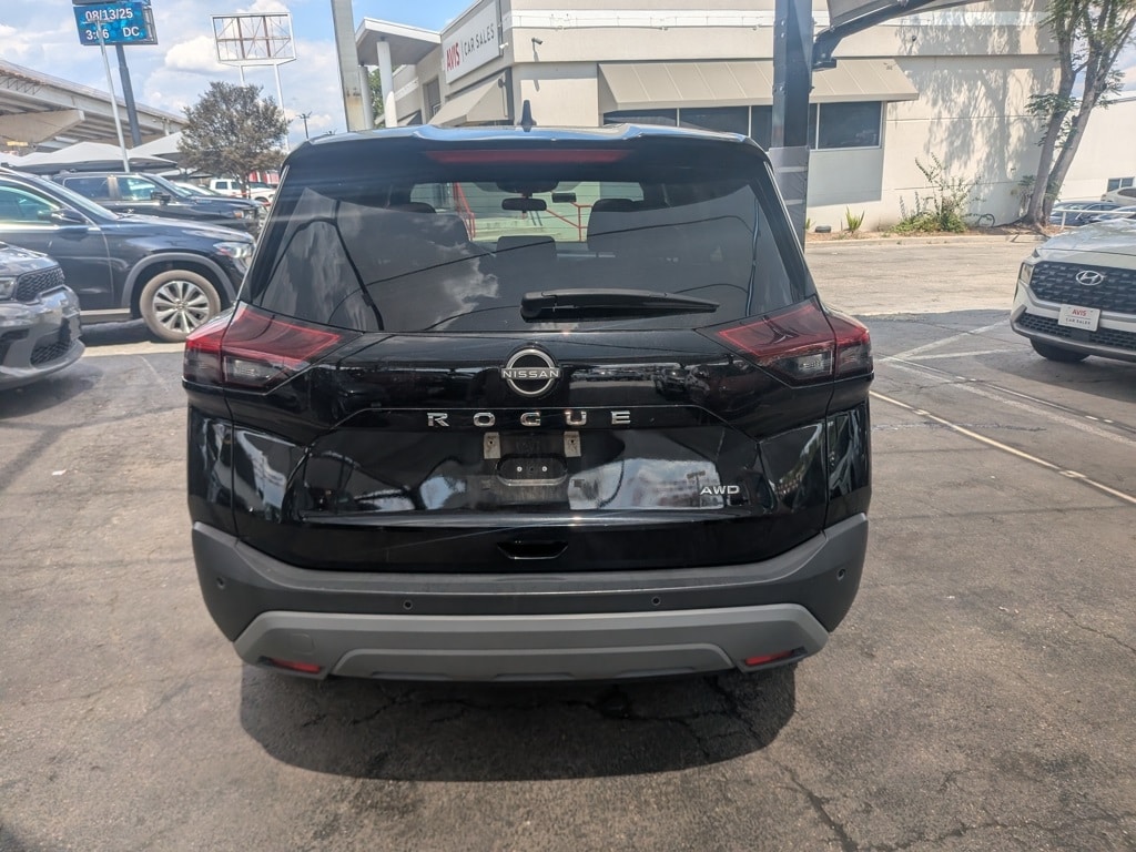 Thumbnail: 2023 Nissan Rogue - 8