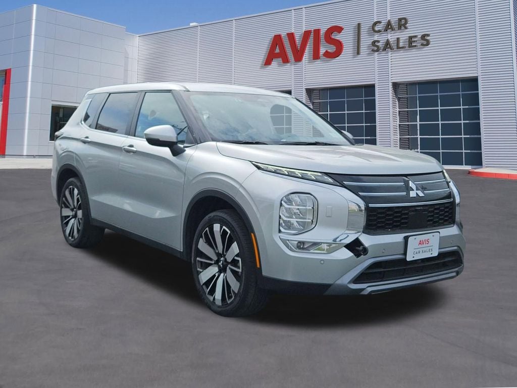 Thumbnail: 2025 Mitsubishi Outlander - 9