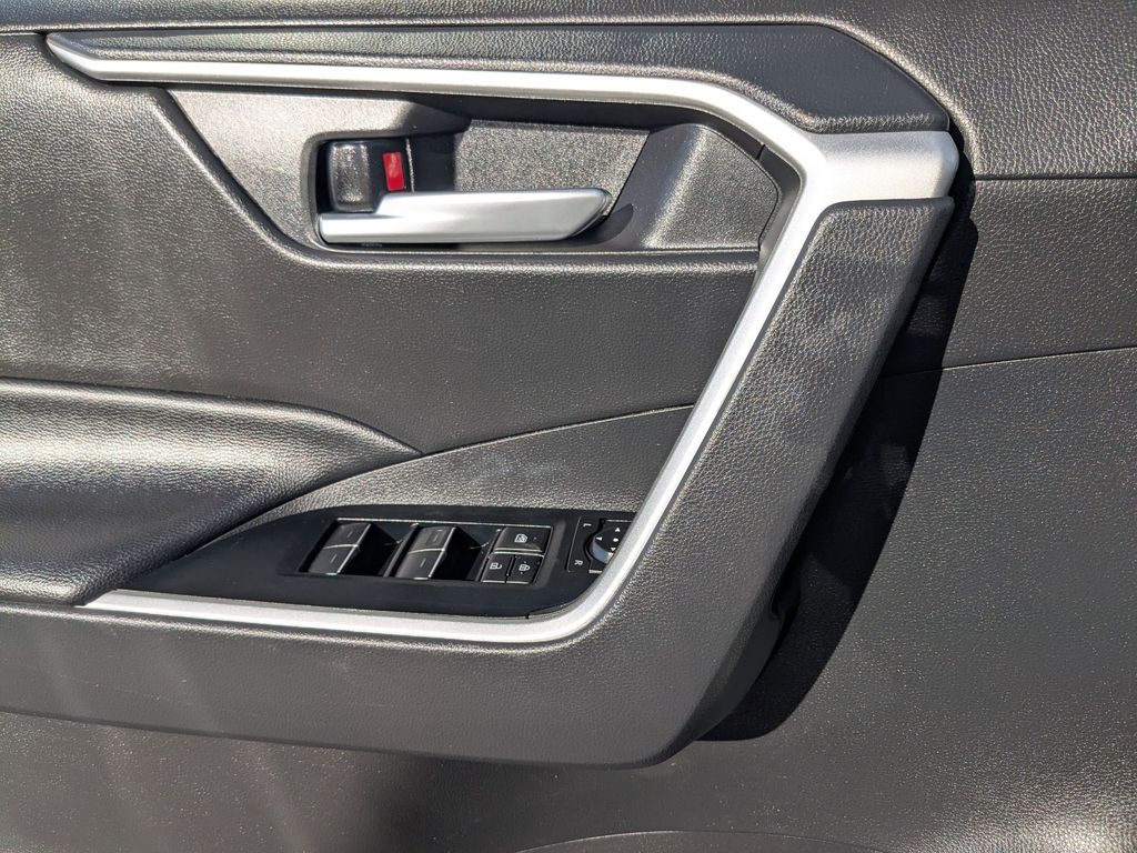 Thumbnail: 2025 Toyota RAV4 - 16