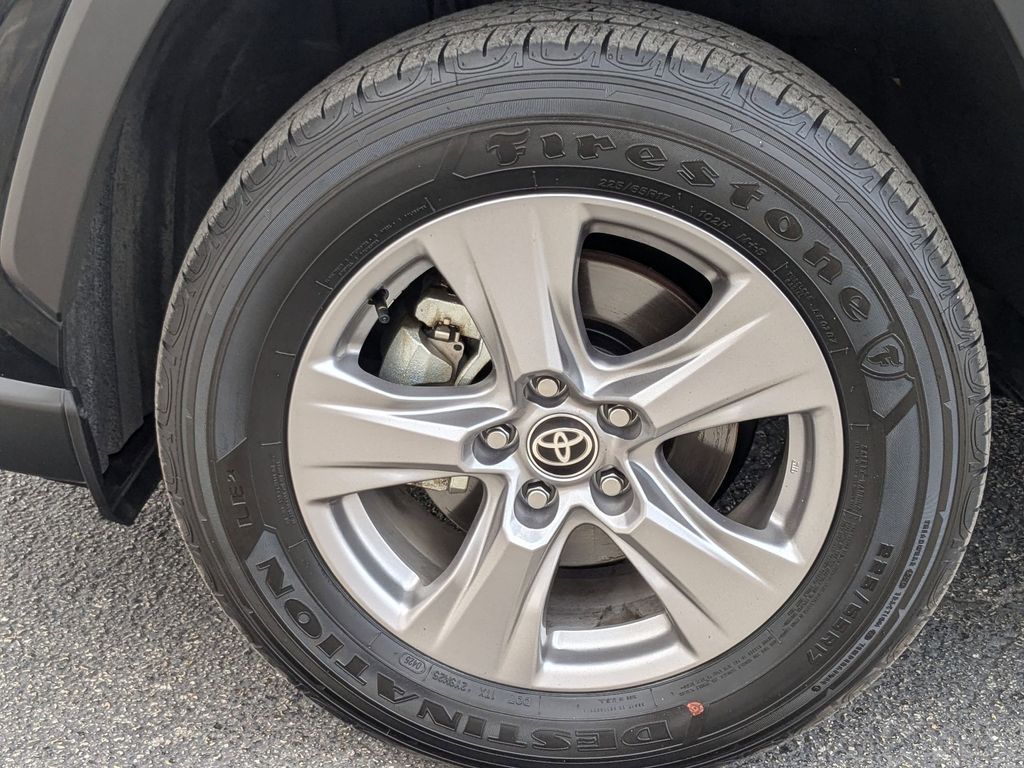 Thumbnail: 2025 Toyota RAV4 - 29