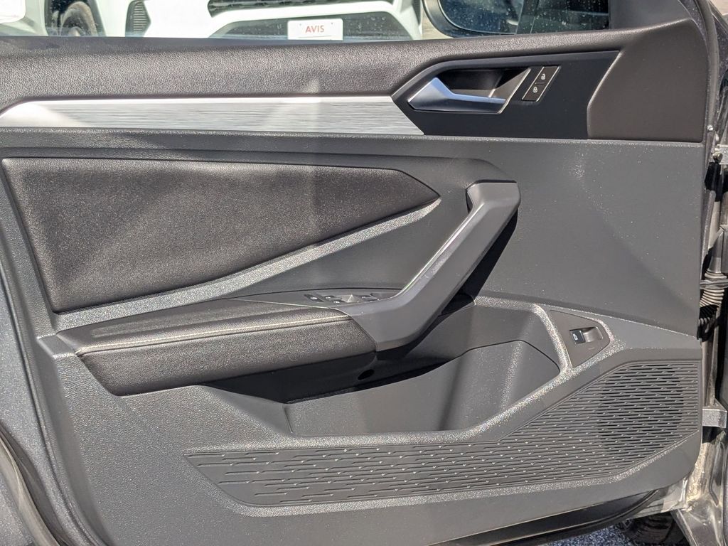 Thumbnail: 2025 Volkswagen Jetta - 14