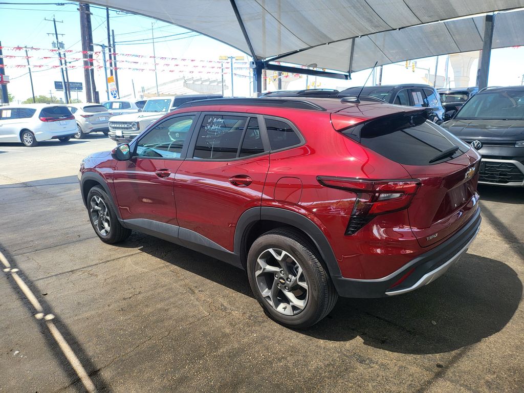 Thumbnail: 2025 Chevrolet Trax - 11