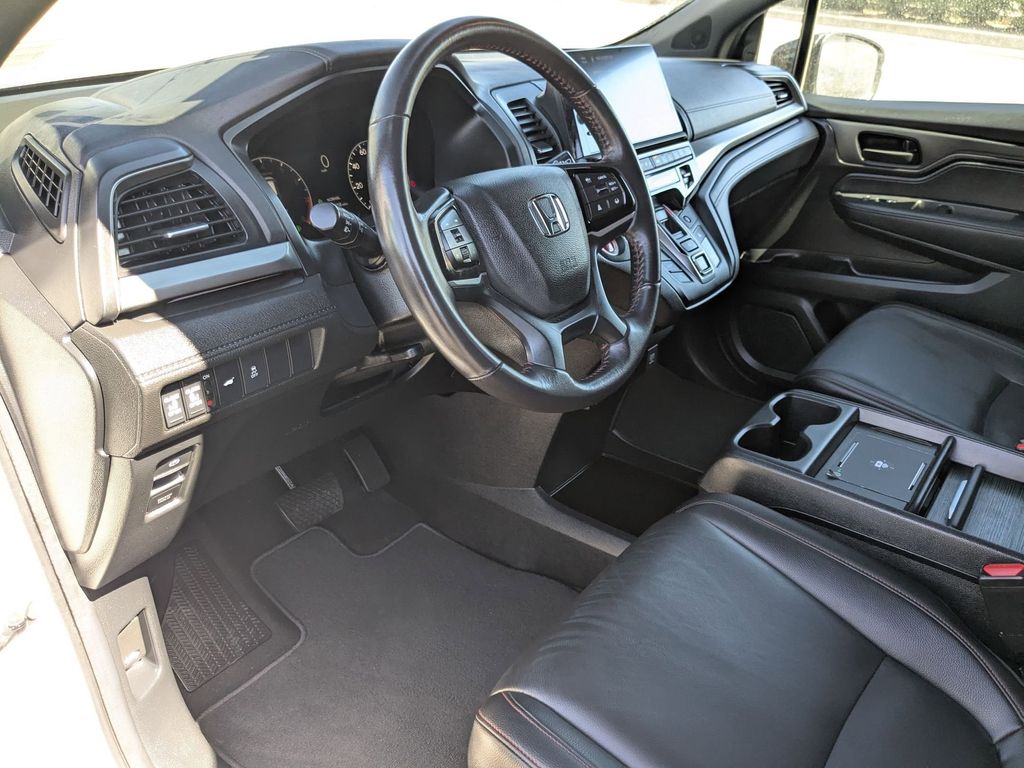Thumbnail: 2025 Honda Odyssey - 13