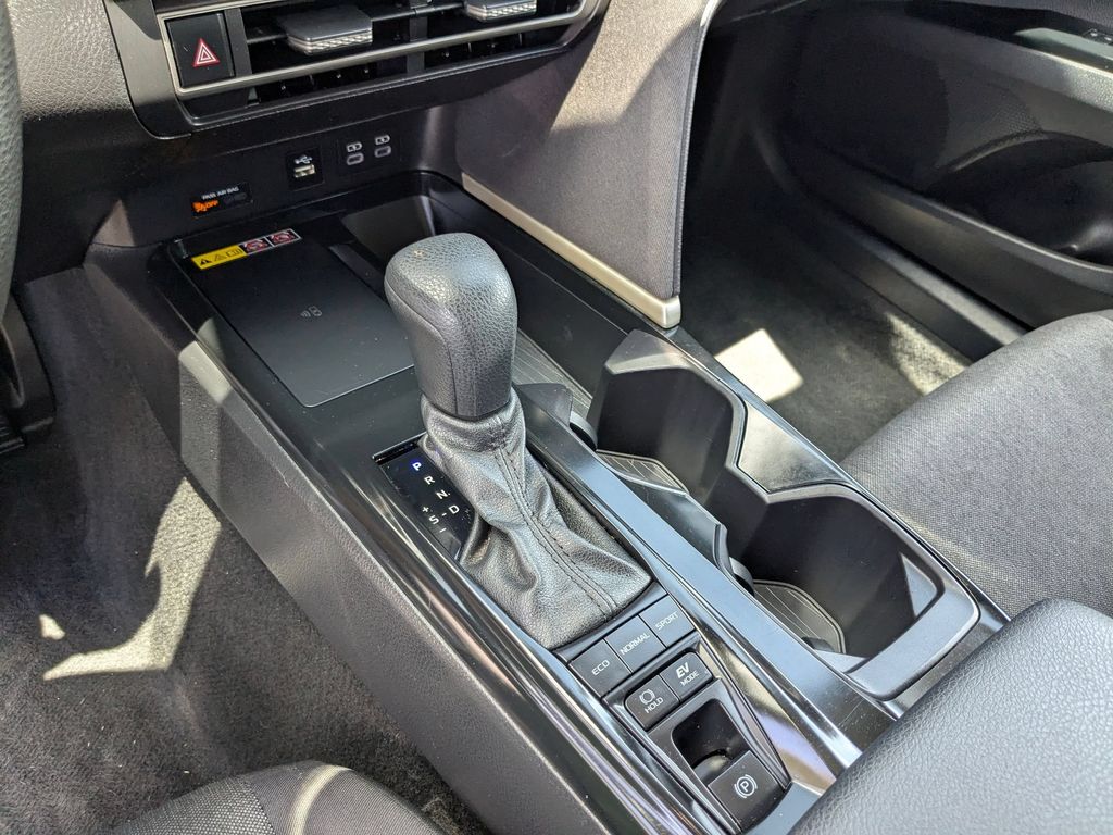 Thumbnail: 2025 Toyota Camry - 21