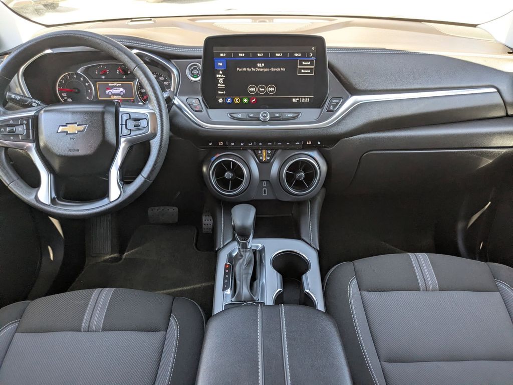 Thumbnail: 2025 Chevrolet Blazer - 25