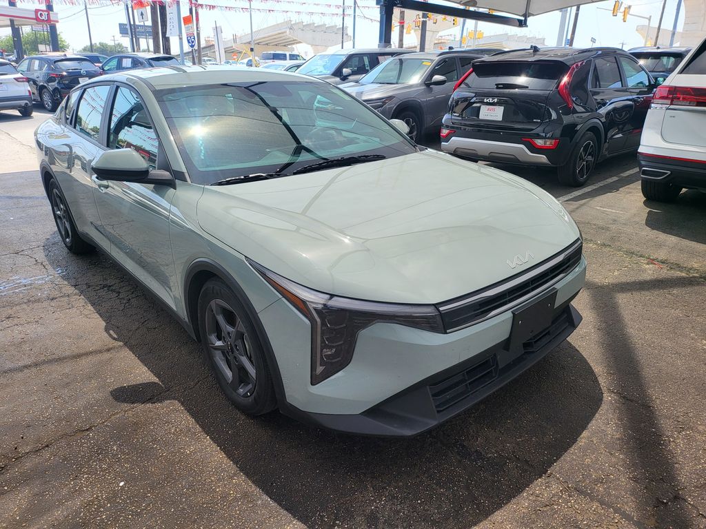 Thumbnail: 2025 Kia K4 - 2