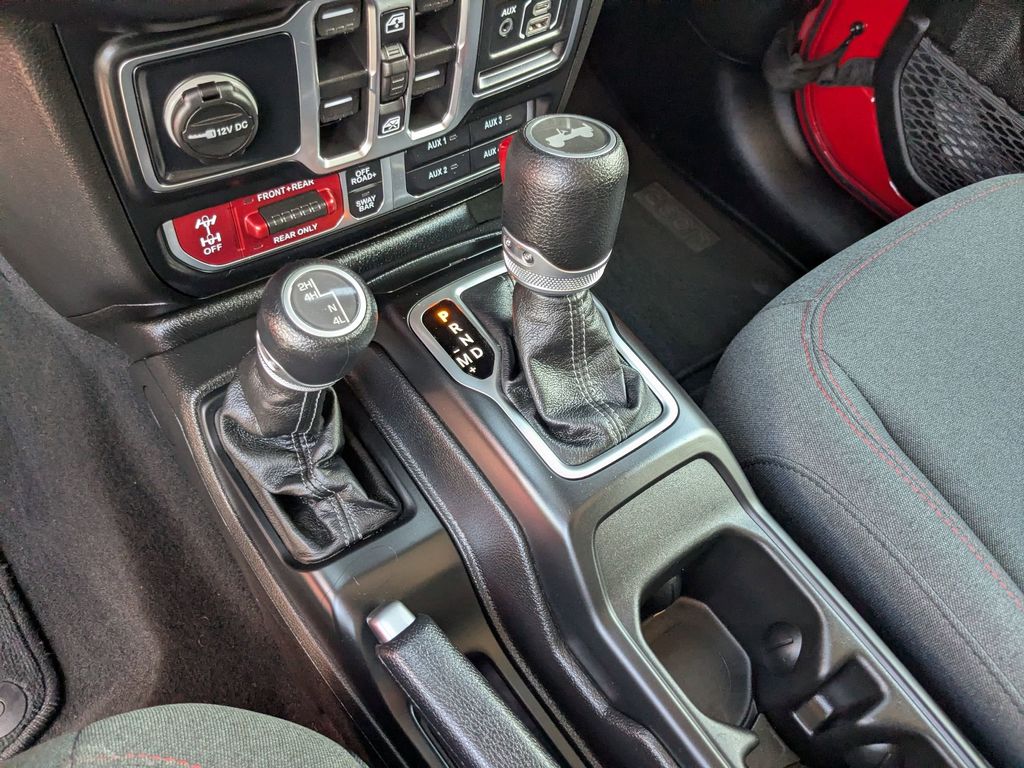 Thumbnail: 2025 Jeep Wrangler - 23