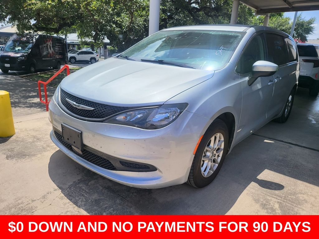 2023 Chrysler Voyager LX's photo
