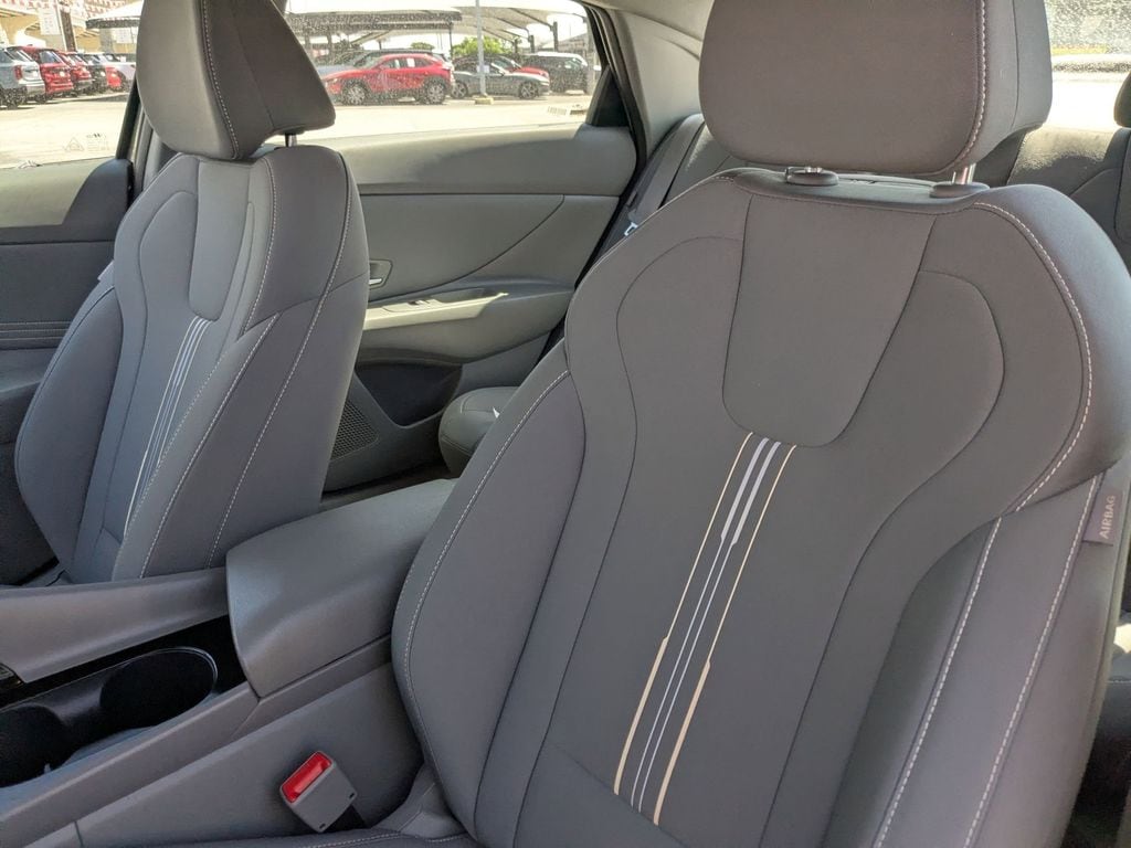 Thumbnail: 2025 Hyundai Elantra - 15