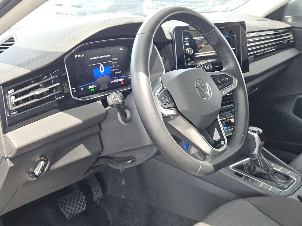 Thumbnail: 2025 Volkswagen Jetta - 13