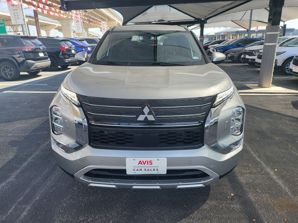 Thumbnail: 2024 Mitsubishi Outlander - 2