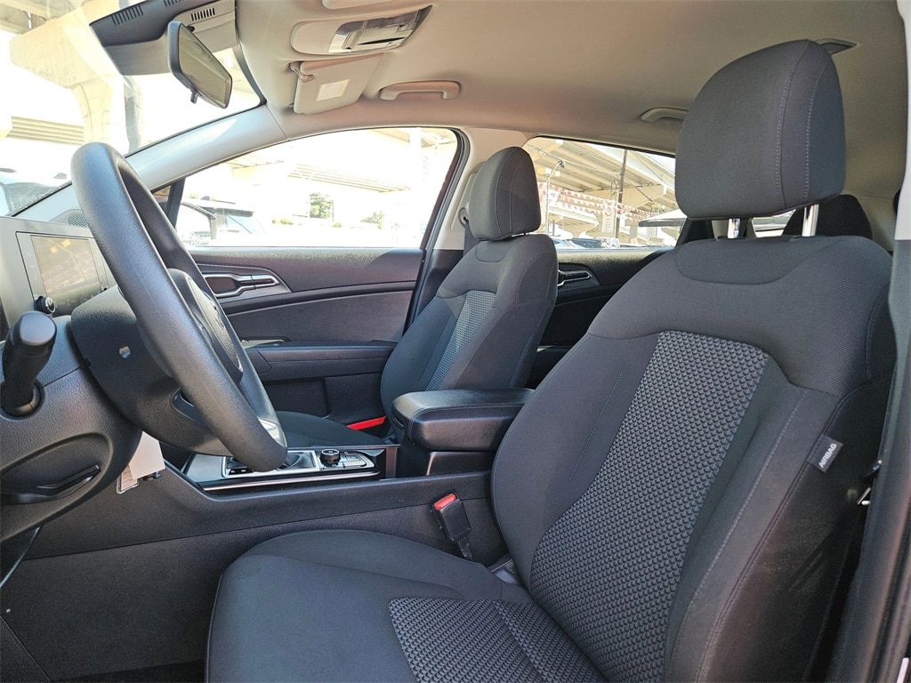 Thumbnail: 2024 Kia Sportage - 16