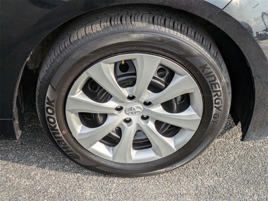 2024 Toyota Corolla LE 33