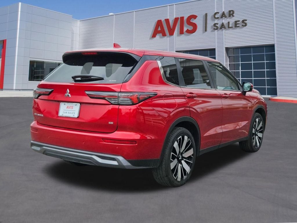 Thumbnail: 2025 Mitsubishi Outlander - 6