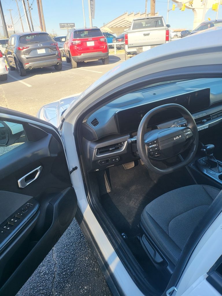 Thumbnail: 2025 Kia K4 - 4