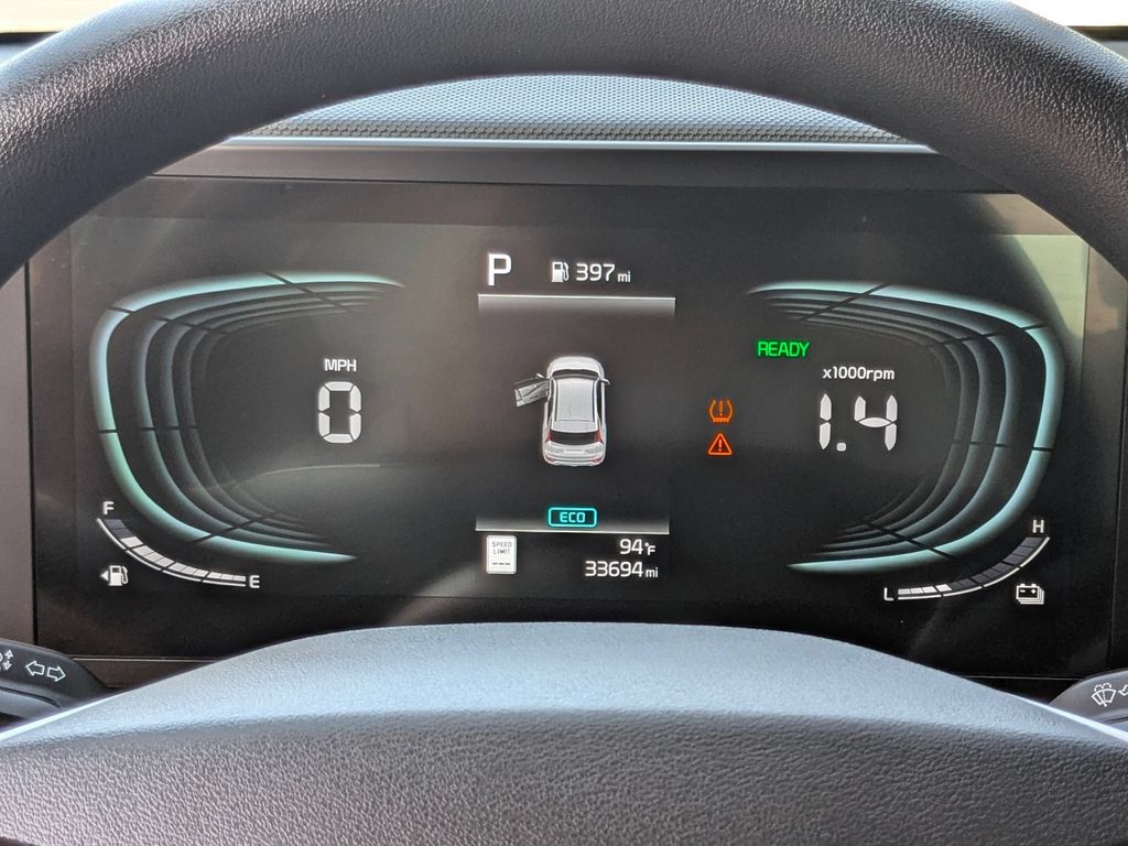 Thumbnail: 2025 Kia Niro - 17