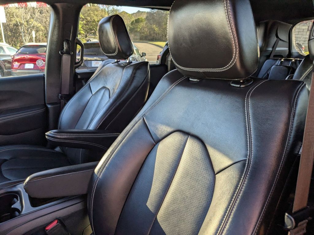 Thumbnail: 2025 Chrysler Pacifica - 14