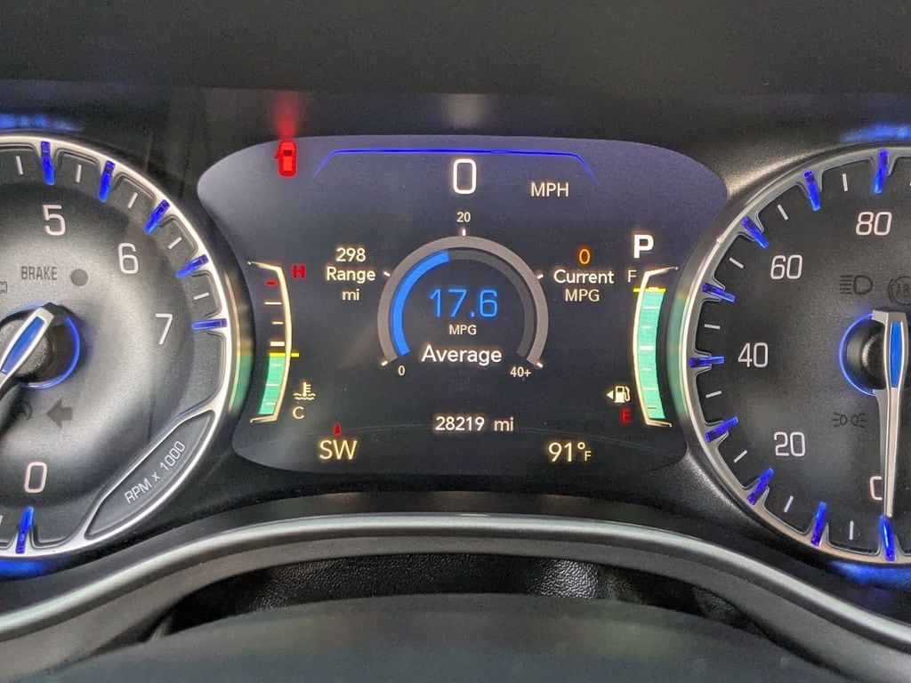 Thumbnail: 2025 Chrysler Pacifica - 18