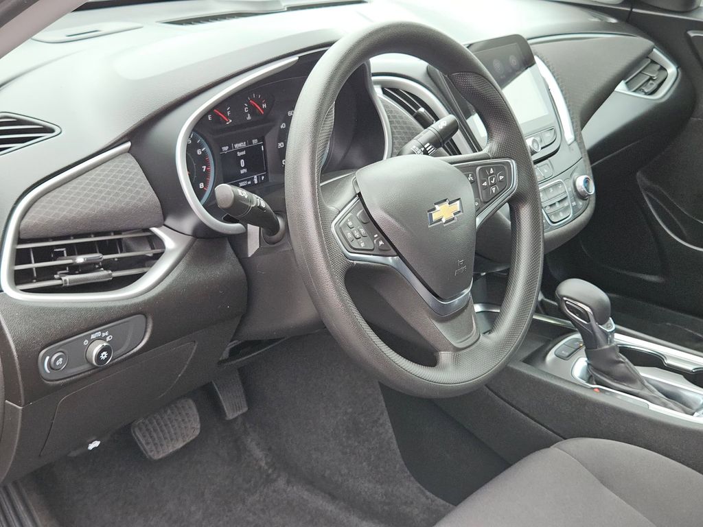 Thumbnail: 2024 Chevrolet Malibu - 13