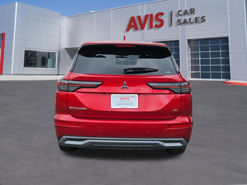 Thumbnail: 2025 Mitsubishi Outlander - 5
