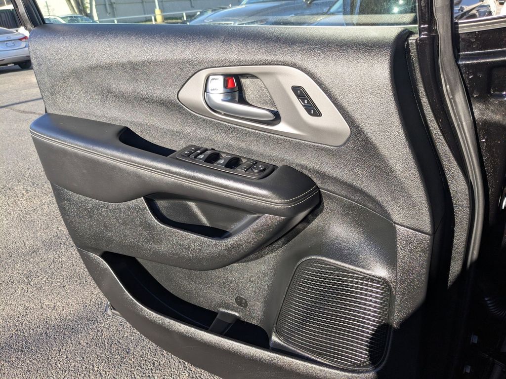 Thumbnail: 2025 Chrysler Pacifica - 16