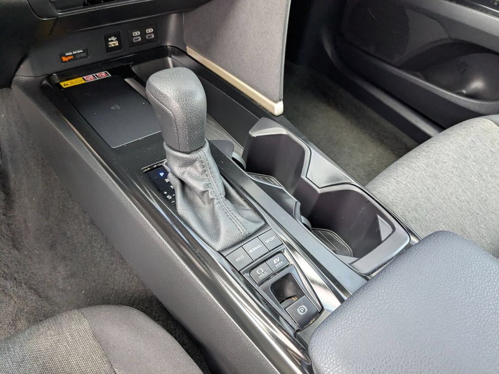 Thumbnail: 2025 Toyota Camry - 22