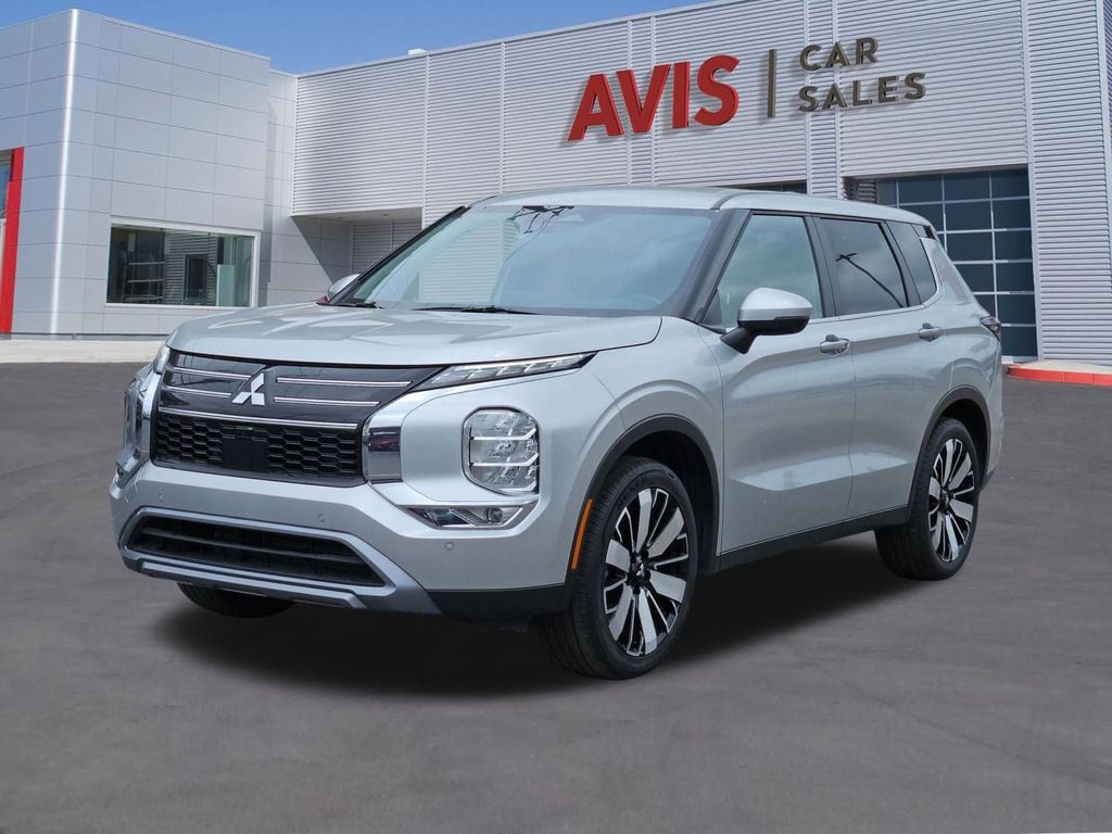 2025 Mitsubishi Outlander SE 2WD's photo
