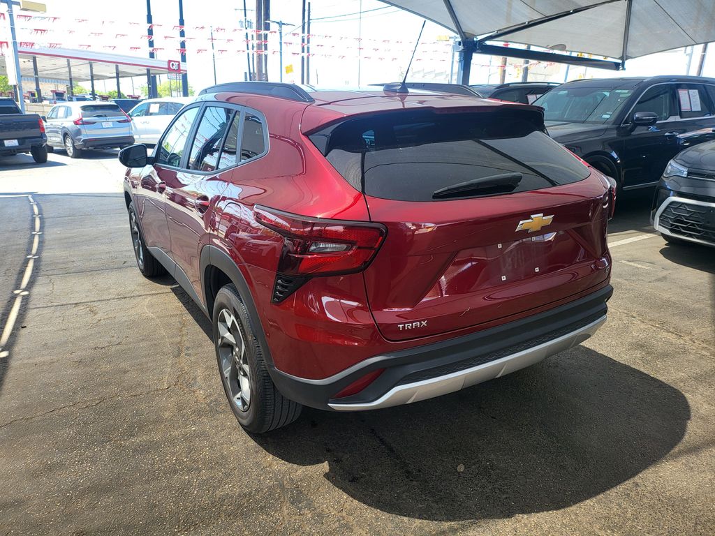Thumbnail: 2025 Chevrolet Trax - 12