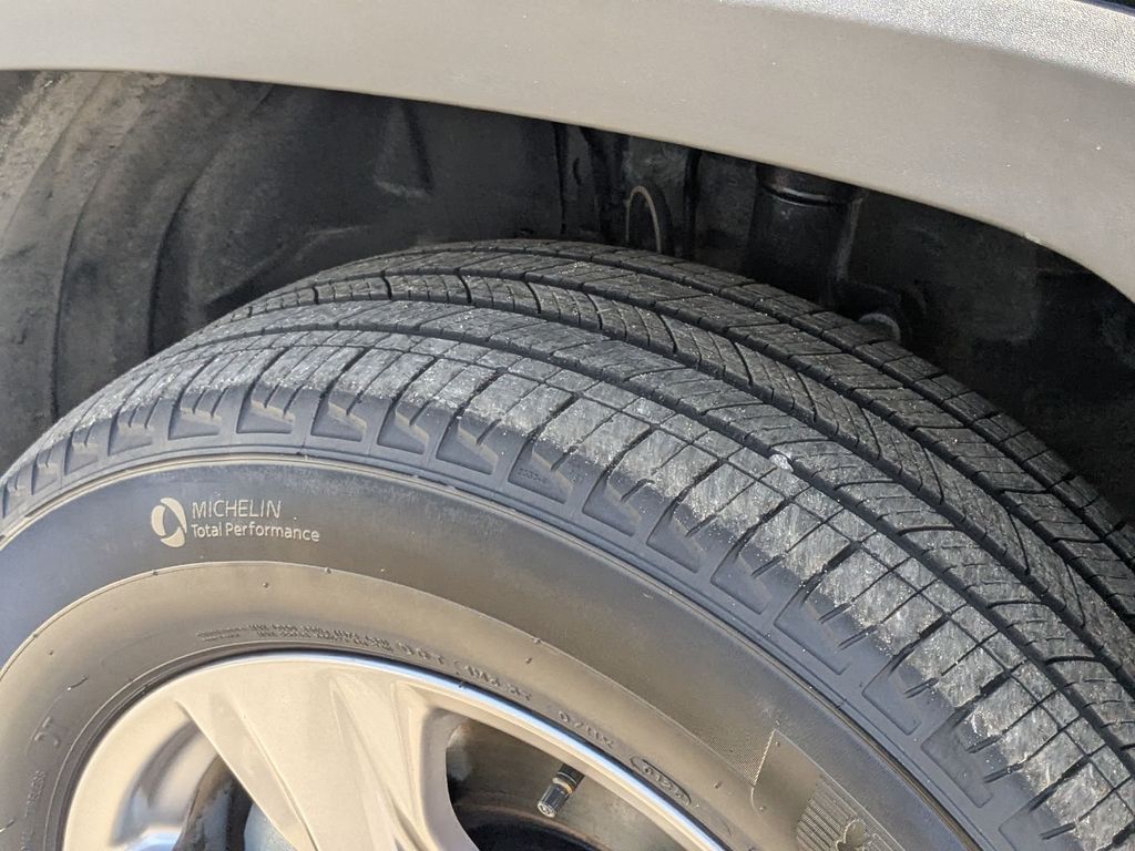 Thumbnail: 2025 Toyota RAV4 - 30