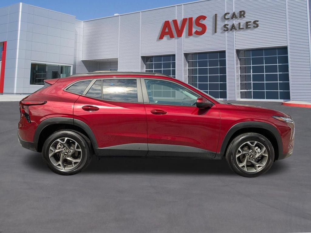 Thumbnail: 2025 Chevrolet Trax - 7