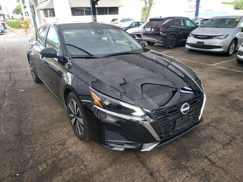 Thumbnail: 2025 Nissan Altima - 2