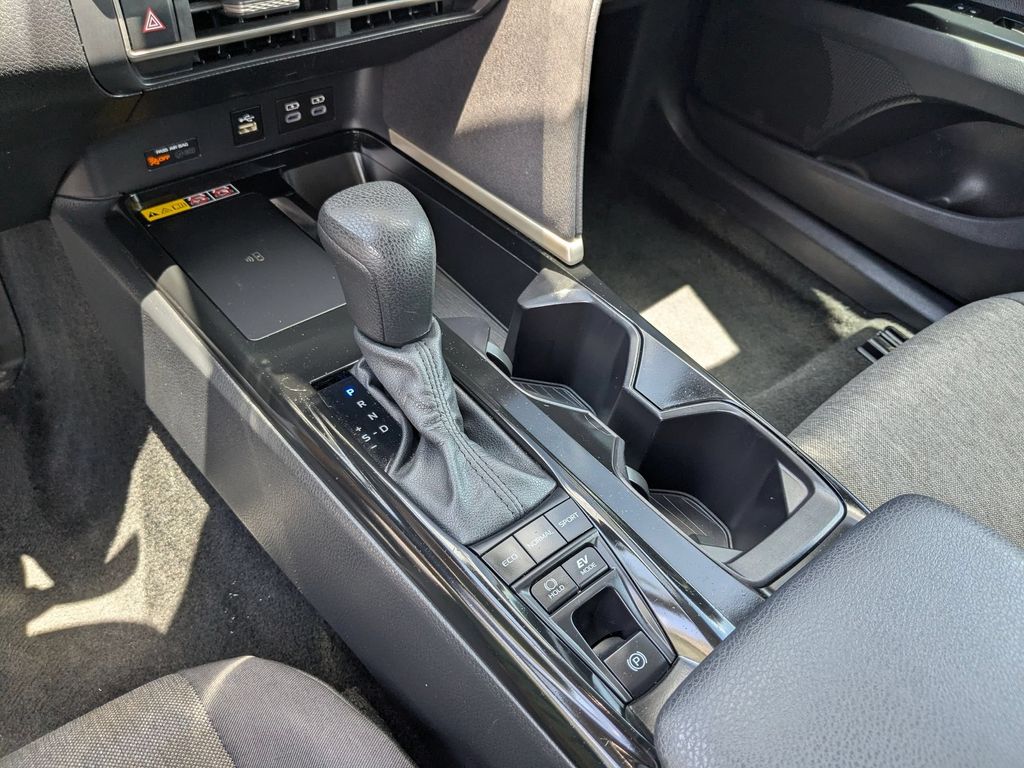 Thumbnail: 2025 Toyota Camry - 21
