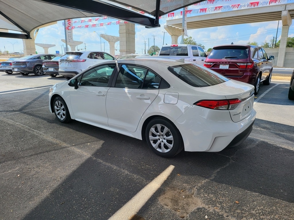 Thumbnail: 2024 Toyota Corolla - 4