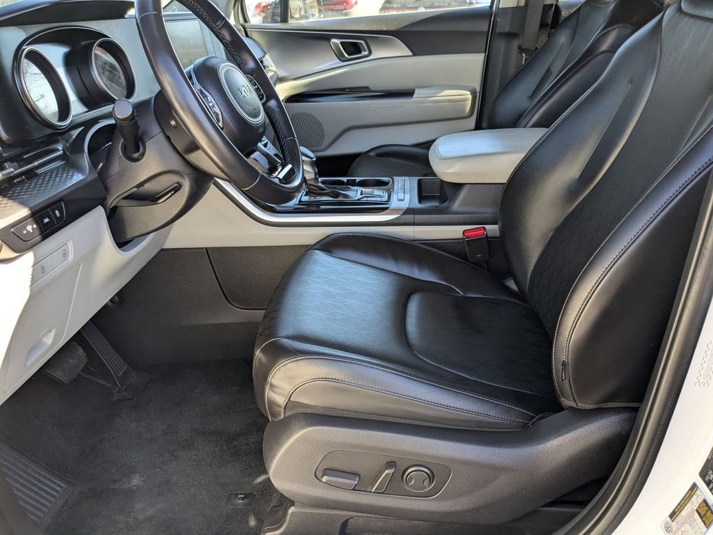 Thumbnail: 2024 Kia Carnival - 11