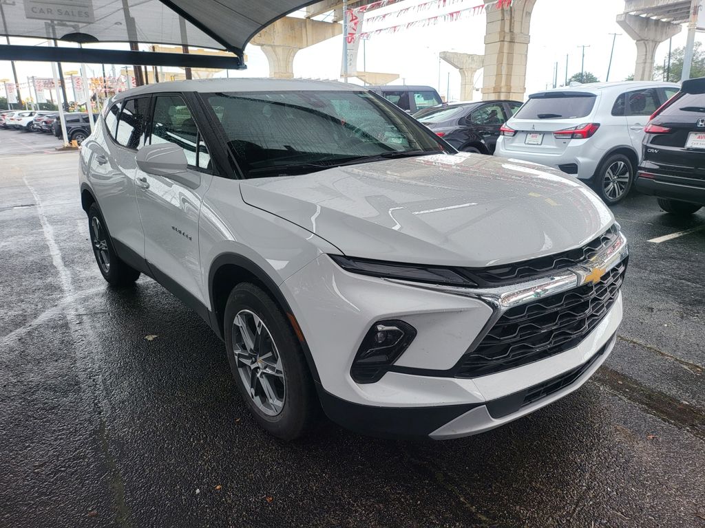 Thumbnail: 2025 Chevrolet Blazer - 2