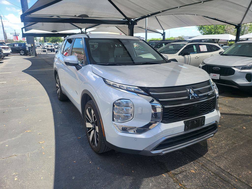 Thumbnail: 2025 Mitsubishi Outlander - 2