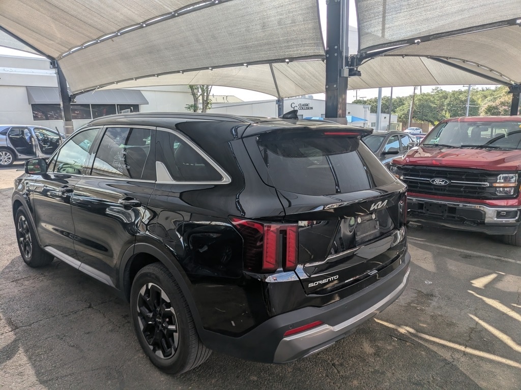 Thumbnail: 2024 Kia Sorento - 8