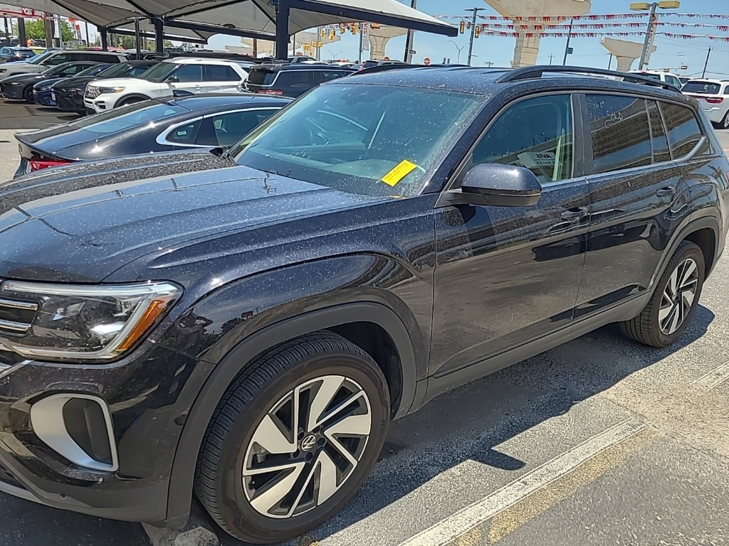 2024 Volkswagen Atlas SE Hero Image