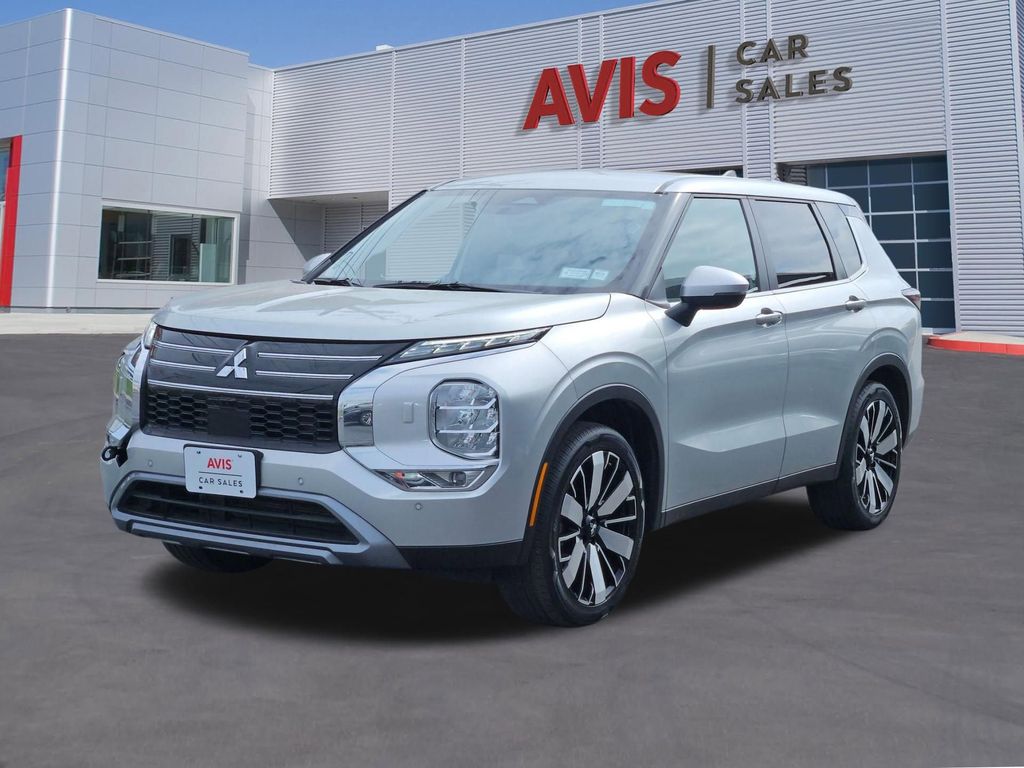 2025 Mitsubishi Outlander SE S-AWC's photo