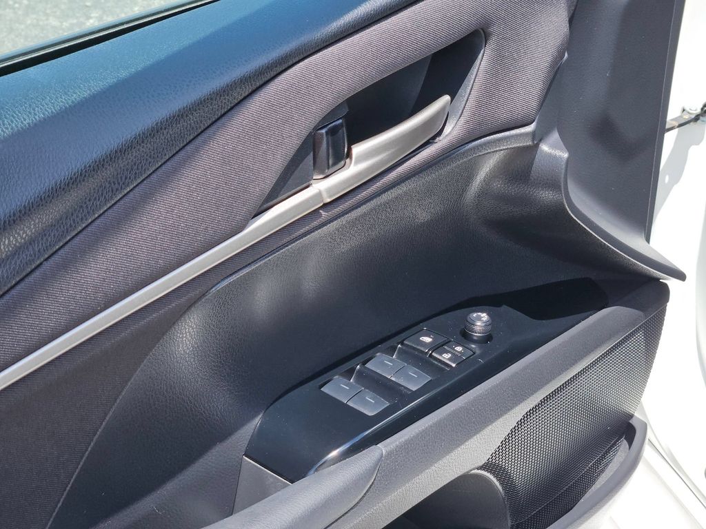 Thumbnail: 2025 Toyota Camry - 15