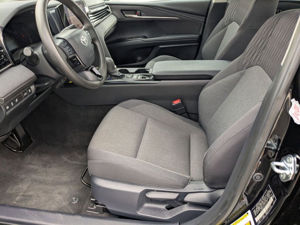 Thumbnail: 2025 Toyota Camry - 11