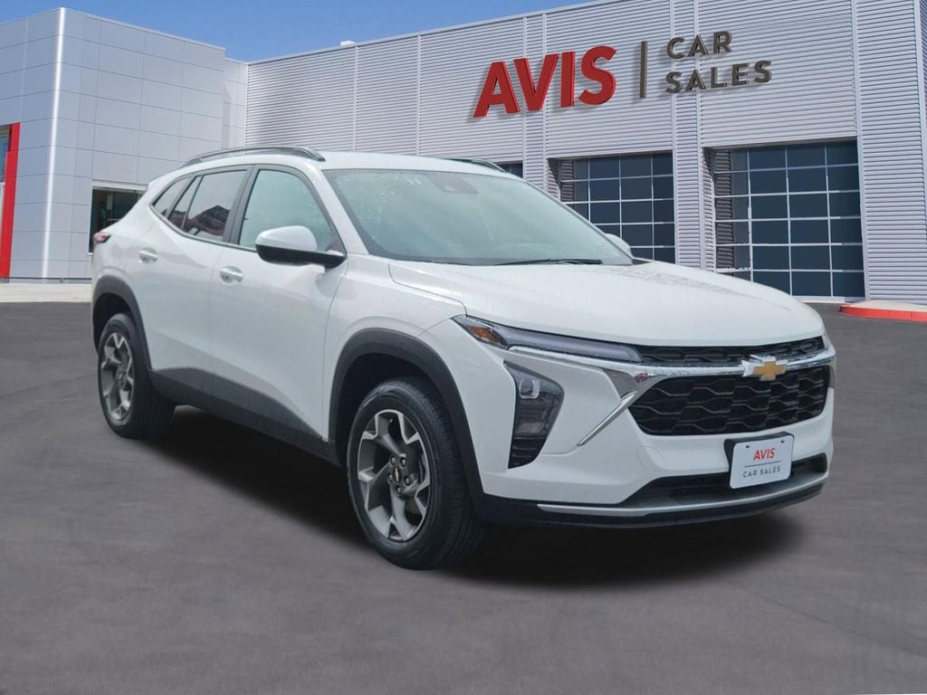 Thumbnail: 2025 Chevrolet Trax - 9