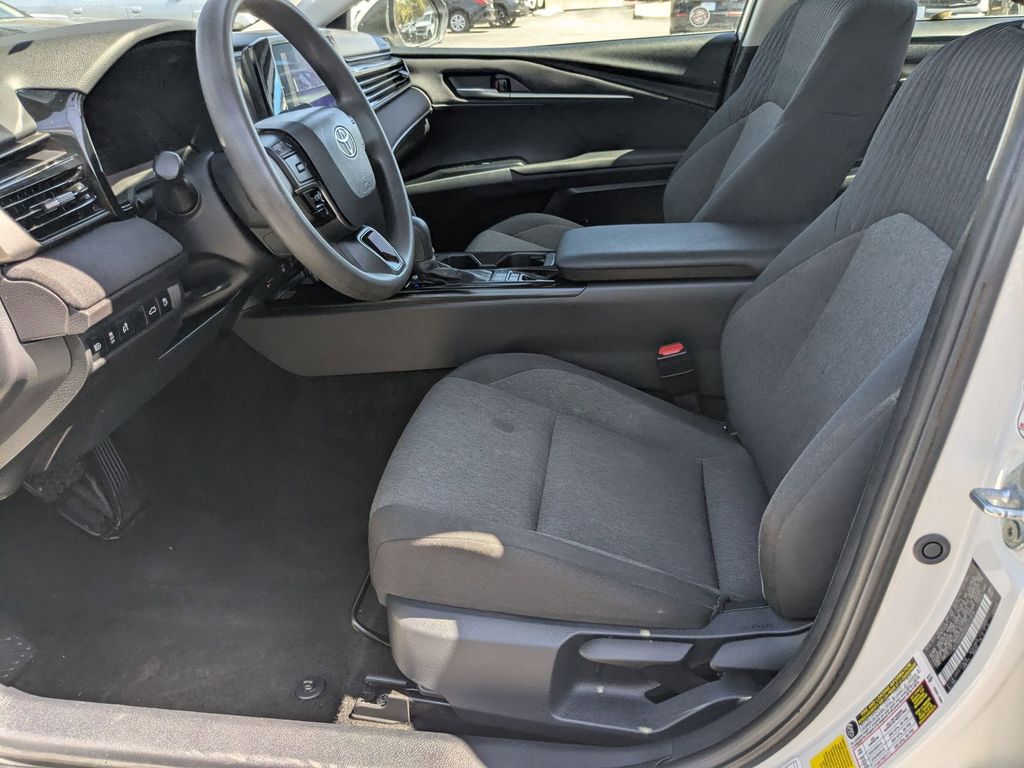 Thumbnail: 2025 Toyota Camry - 11