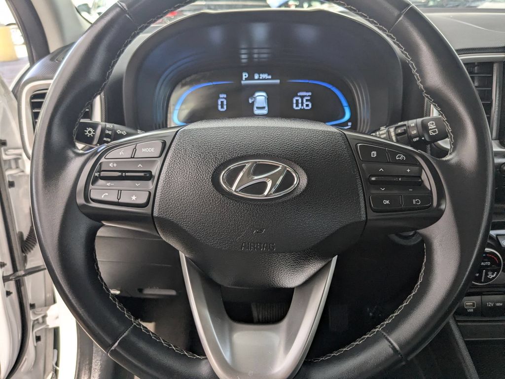 Thumbnail: 2025 Hyundai Venue - 16