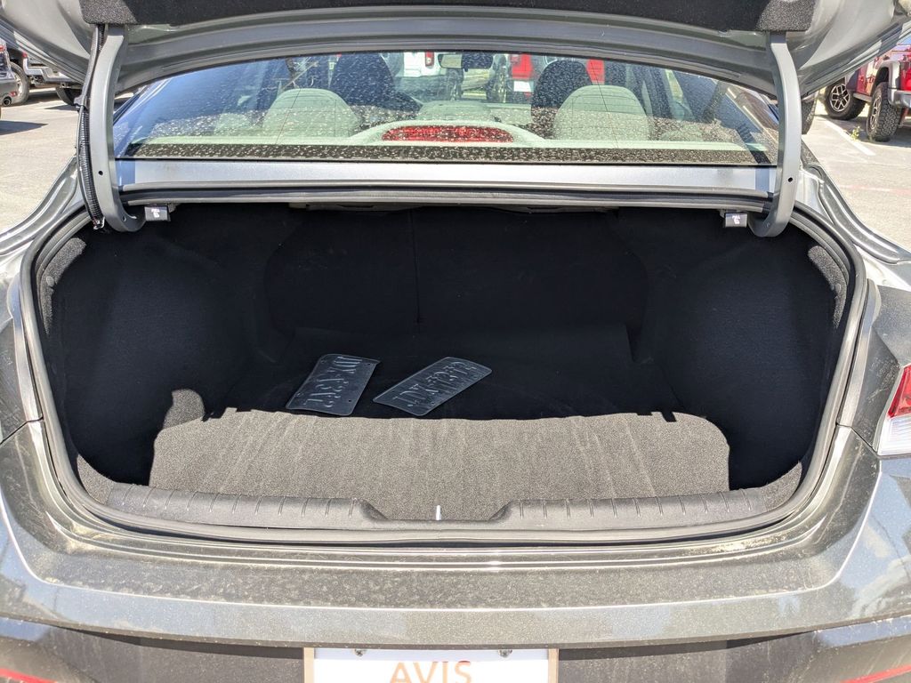 Thumbnail: 2025 Hyundai Elantra - 28