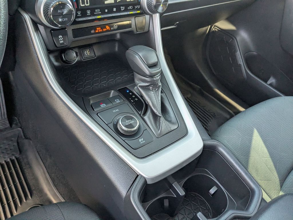 Thumbnail: 2025 Toyota RAV4 - 22