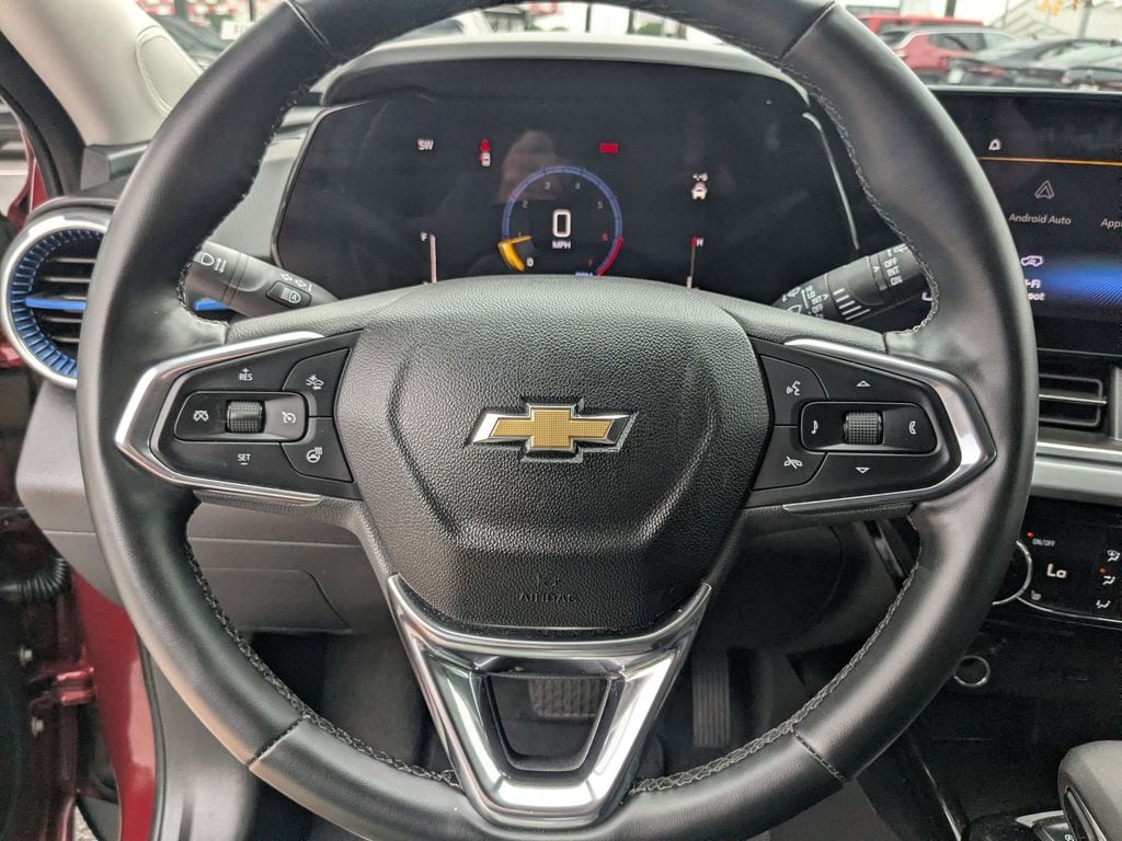 Thumbnail: 2025 Chevrolet Trax - 16