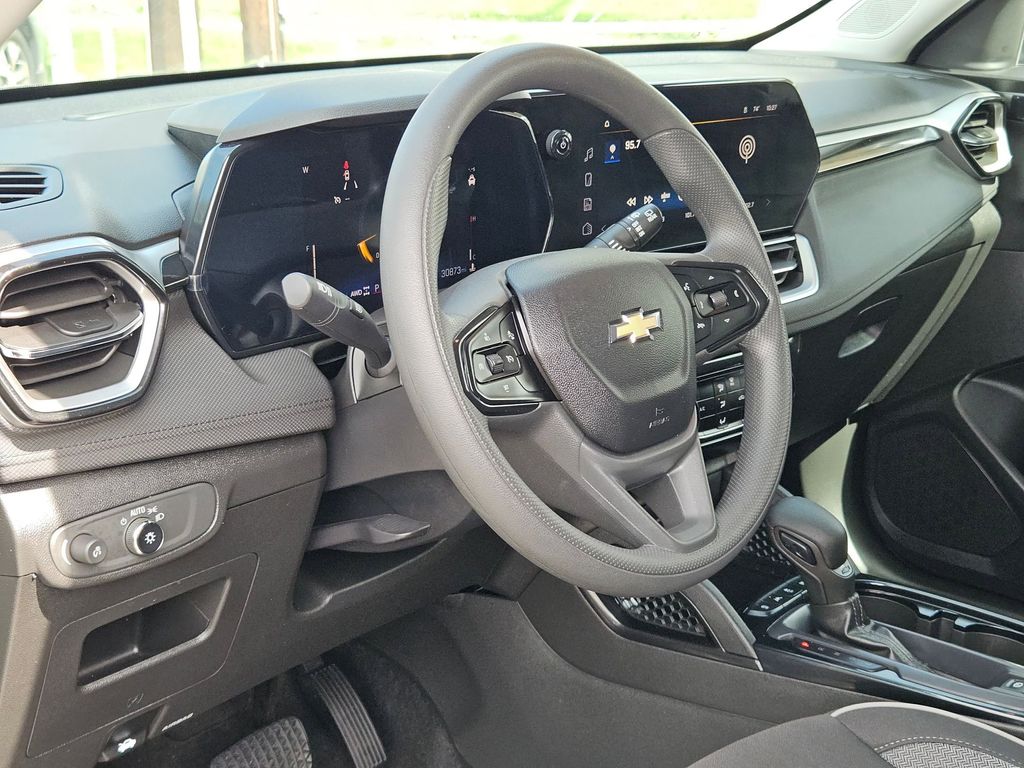 Thumbnail: 2025 Chevrolet TrailBlazer - 13